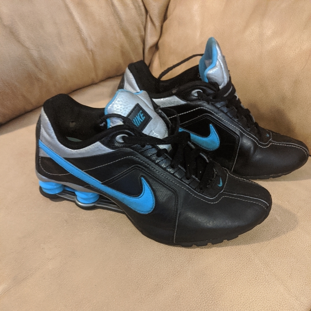 Nike shock's